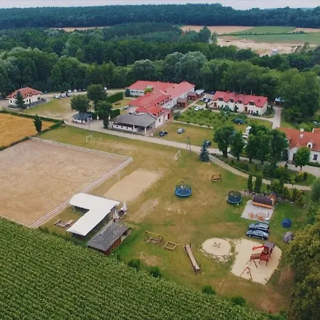 Osrodek Rekreacyjno - Szkoleniowy אתר נופש *