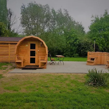 Osrodek Rekreacyjno - Szkoleniowy אתר נופש *